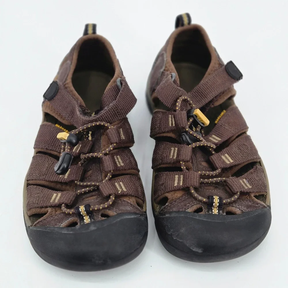 KEEN Newport H2 Brown Dark Earth Gorpcore Hiking Sandals Size Youth 2 EU 34 21CM